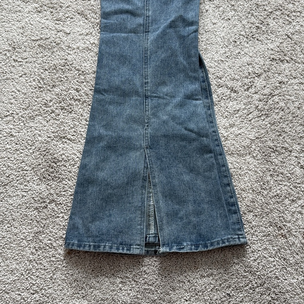 Flared Denim - Picture 5 of 6
